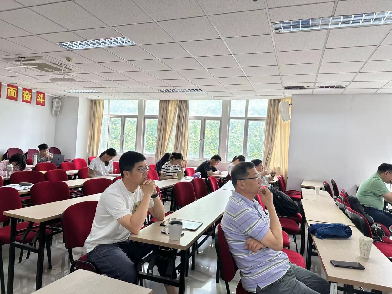 b438370d4c3a7f9c1f875a2228e7907